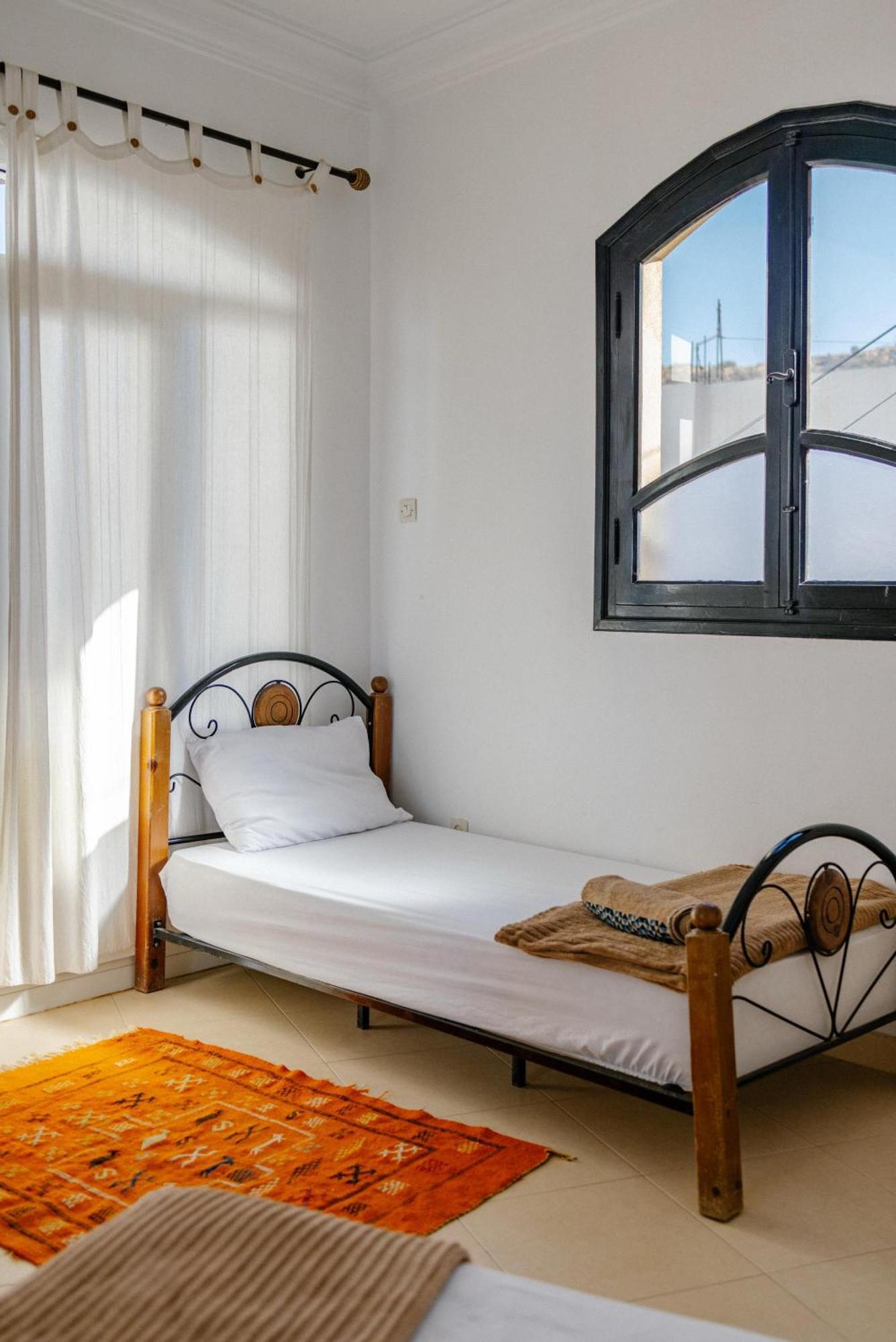 Arima Surf House Hostel Tamraght Bagian luar foto